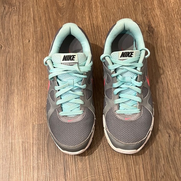 LAST CALL🔥Nike Women's Running Shoe Revolution - Picture 9 of 11